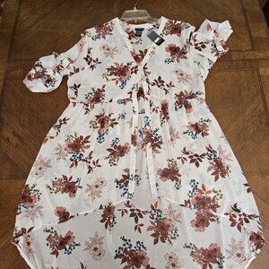 NWT Torrid Floral Design Top